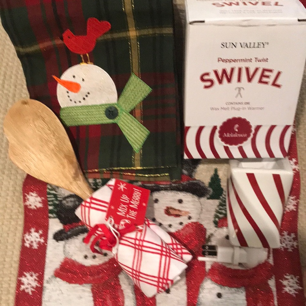 Holiday bundle with plug-in wax warmer, mixing spoon with towel & holiday towel